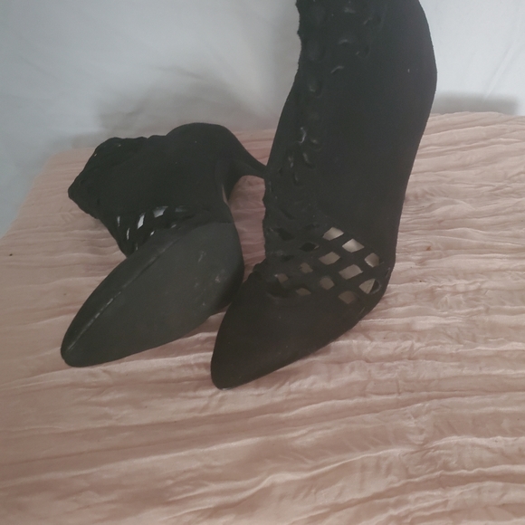 Misguided black booties - Picture 5 of 5